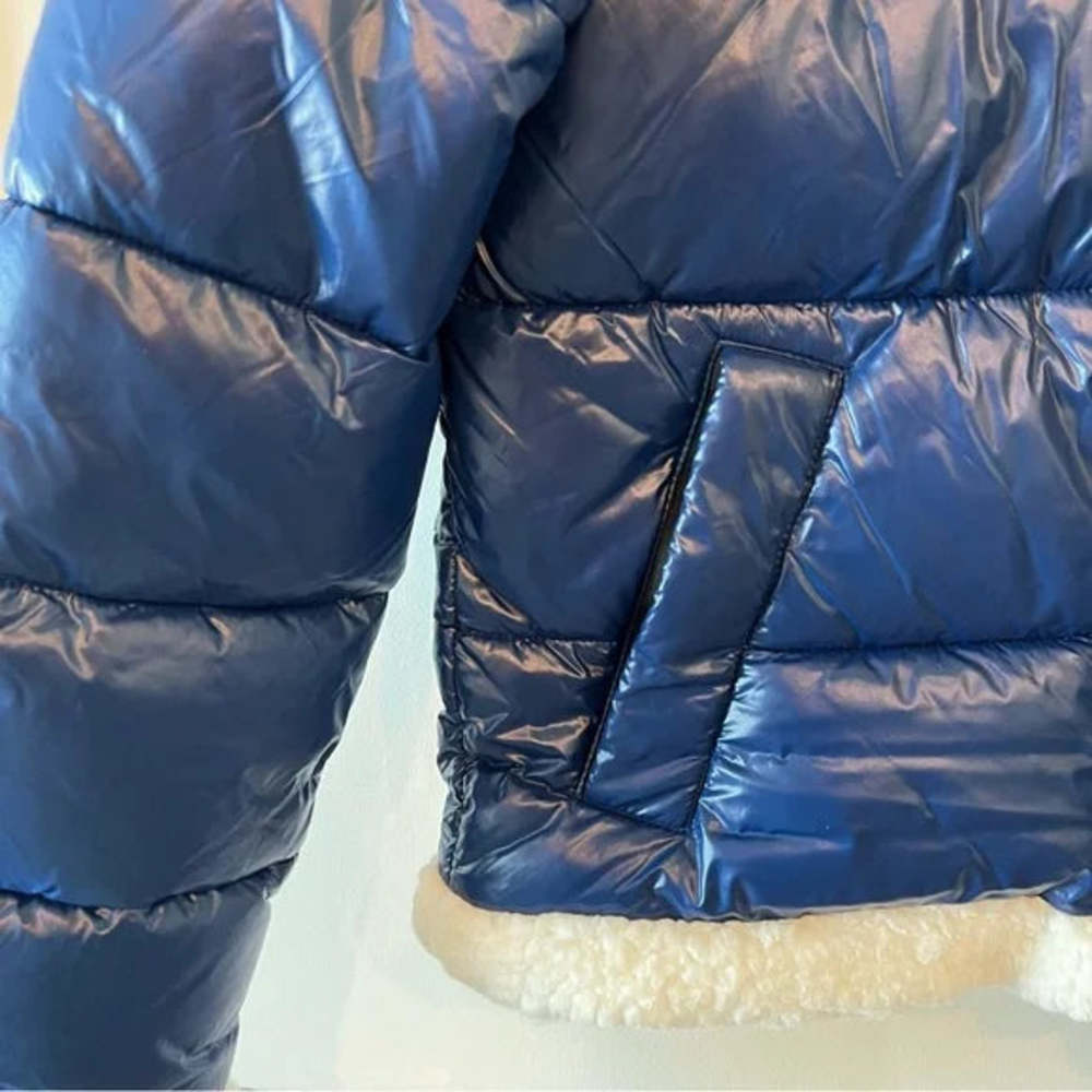 Avec Les Filles Shiny Cropped Sherpa Lined Puffer Coat Jacket in Blue, Size M - Picture 6 of 7